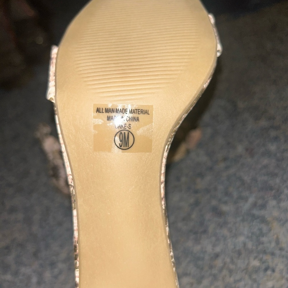 Y- not small heel snake skin print gold, beige. Black and white